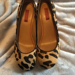 Adorable cheetah print heels!